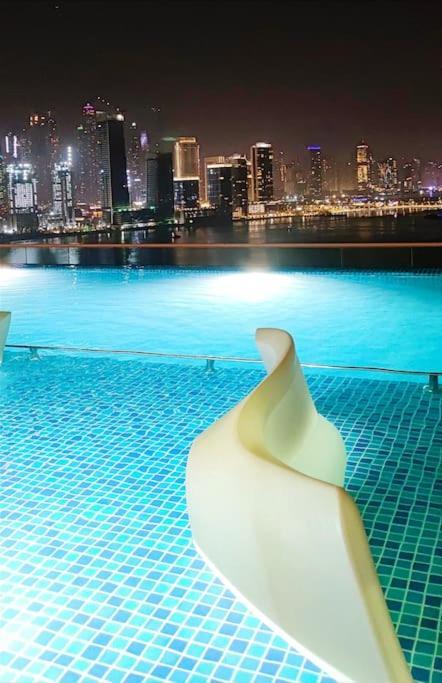 Amazing Apartment With Infinity Pool Ντουμπάι Εξωτερικό φωτογραφία